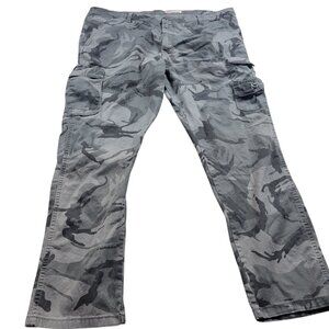 Wrangler Pants Mens 42x30 Gray Camo Cargo Regular Taper Stretch Hunting Outdoor